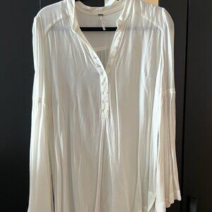 Free People Easy Girl Bell Sleeve High Low Hem Henley Crepe Blouse Ivory Small